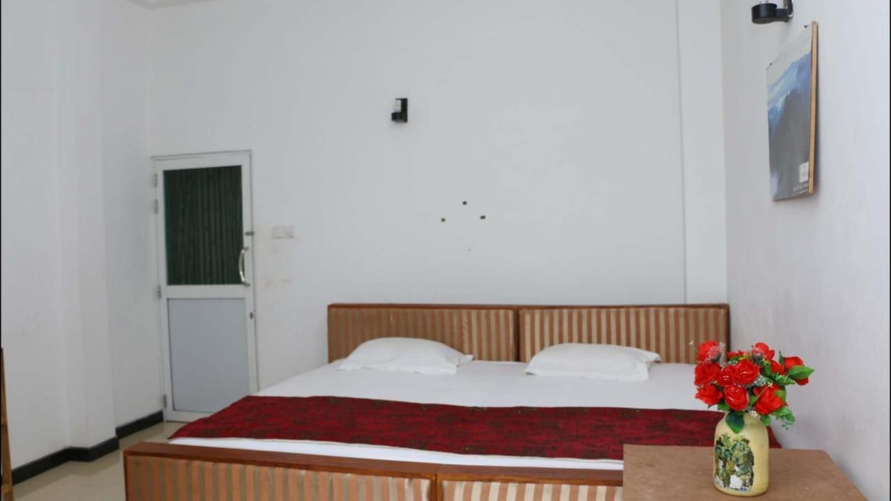 Suisse Villa Канди Экстерьер фото